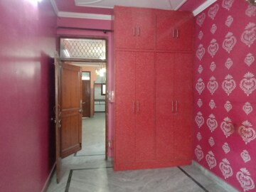 Bathroom in 3 BHK Builder Floor at Dwarka Mor – for Rent