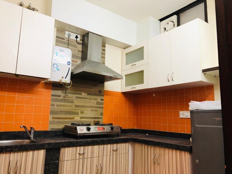 Kitchen, chittaranjan park 1 Bedroom 800 Sq.Ft. Builder Floor In Chittaranjan Park Delhi 9582633