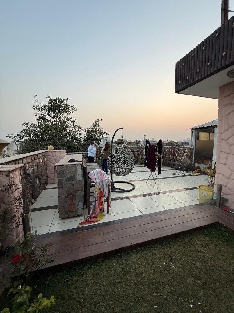 Terrace, kalkaji 1 Bedroom 600 Sq.Ft. Builder Floor In Kalkaji Delhi 9582638