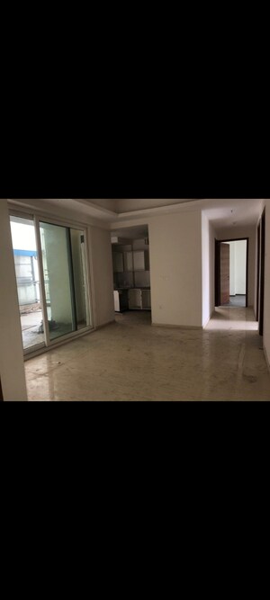 Room in 4 BHK Apartment at Mahagun Mezzaria, Sector 78 – for Rent