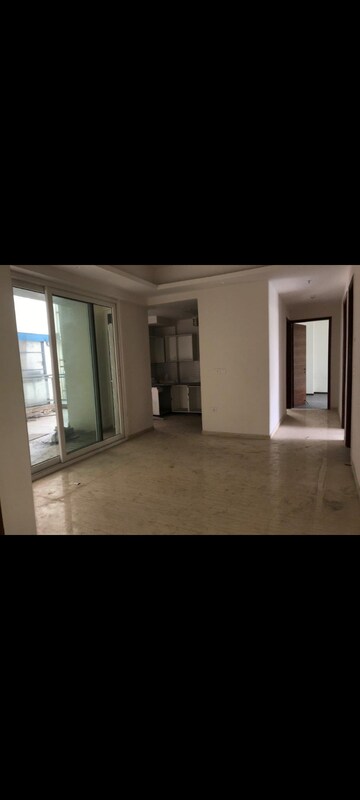 Room in 4 BHK Apartment at Mahagun Mezzaria, Sector 78 – for Rent