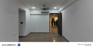 Room in 2 BHK Apartment at Indiabulls One Indiabulls, Pokhran Road No Two – for Rent