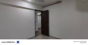 Room in 2 BHK Apartment at Indiabulls One Indiabulls, Pokhran Road No Two – for Rent
