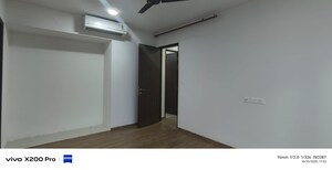 Room in 2 BHK Apartment at Indiabulls One Indiabulls, Pokhran Road No Two – for Rent