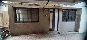  Shop For Rent in Pandit Colony