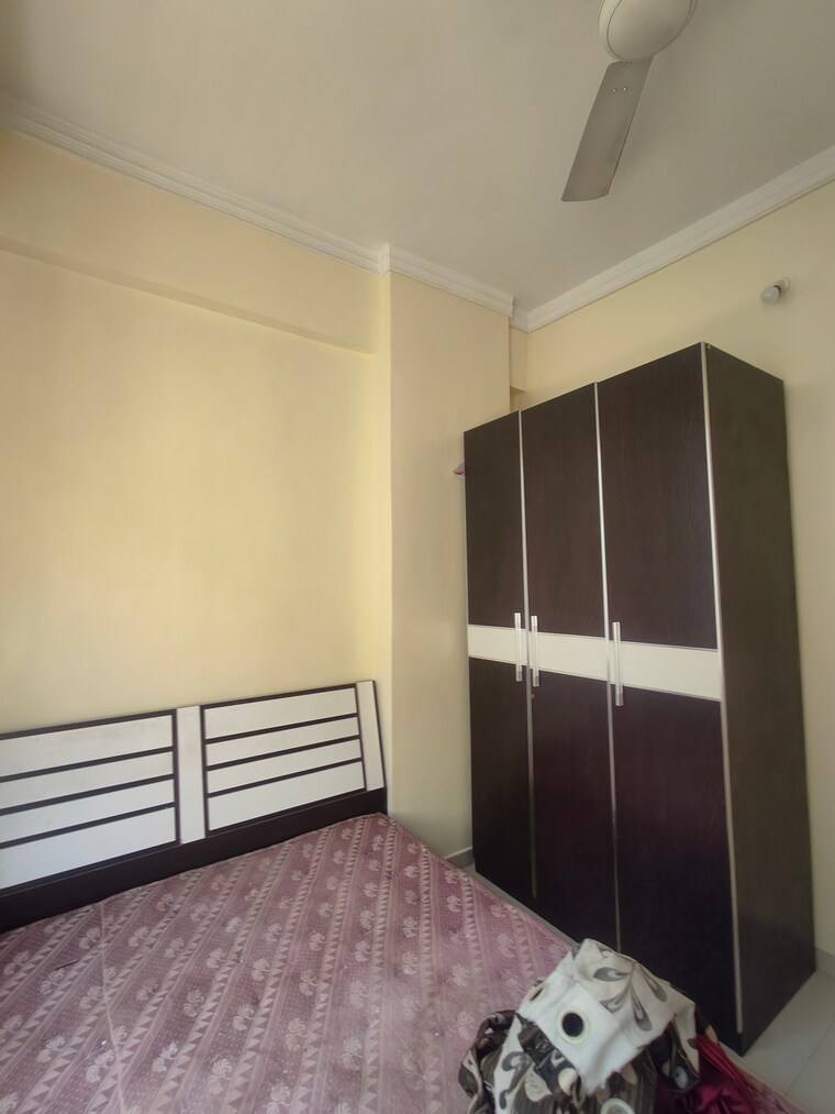Room, lakshadeep-palace 1.5 Bedroom 800 Sq.Ft. Apartment In Pimple Saudagar Pune 9582665