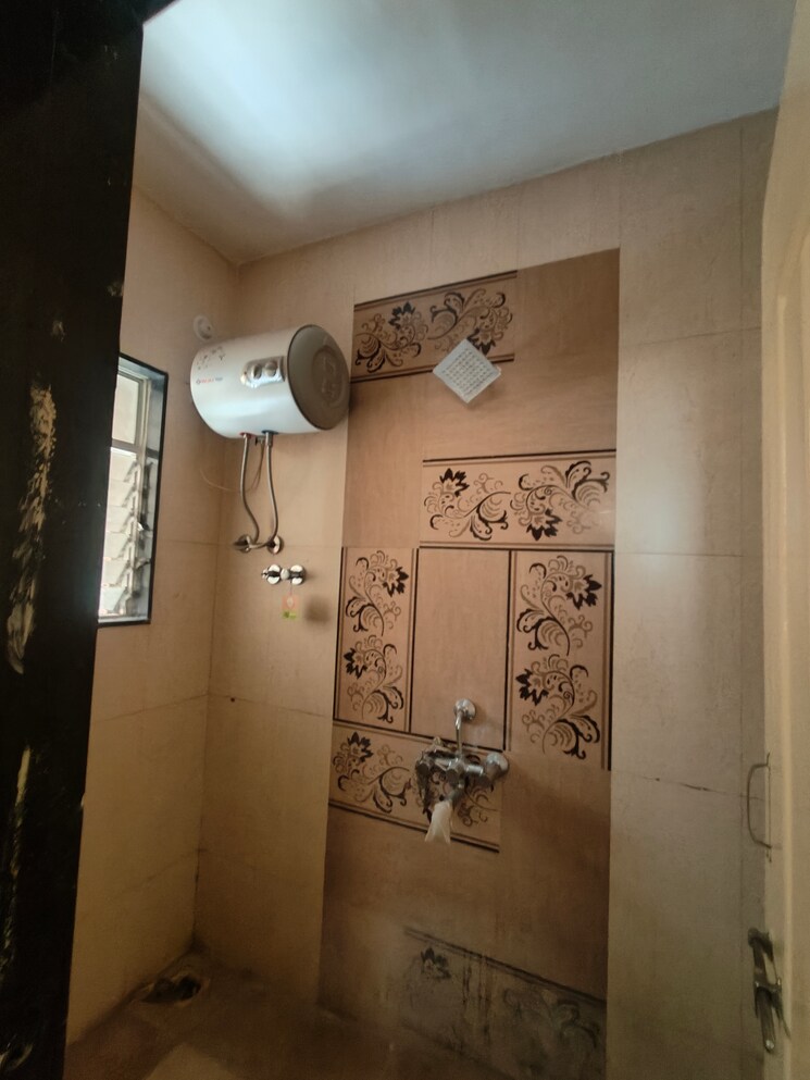 Bathroom, lakshadeep-palace 1.5 Bedroom 800 Sq.Ft. Apartment In Pimple Saudagar Pune 9582665
