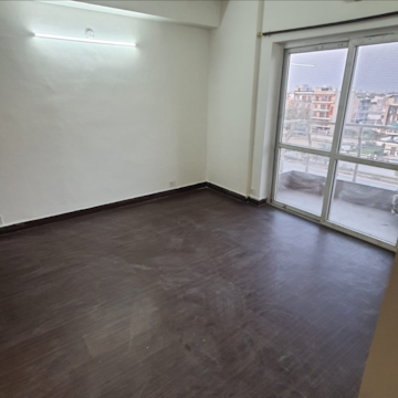 Room in 3 BHK Builder Floor at BPTP District Phase 2, Sector 84 – for Sale