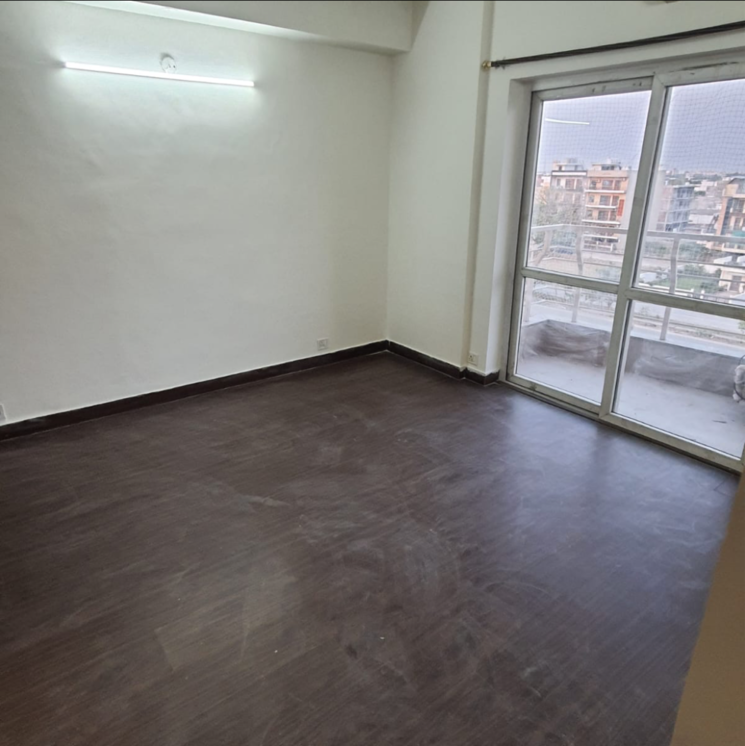 Room, bptp-district-phase-2 3 Bedroom 180 Sq.Ft. Builder Floor In Sector 84 Faridabad 9582687