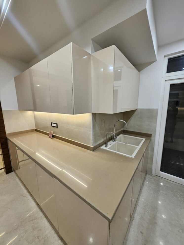 Kitchen, new rajinder nagar 6+ Bedroom 375 Sq.Yd. Independent House In New Rajinder Nagar Delhi 9582700