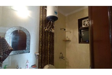 Furnished Amenities in 3 BHK Builder Floor at Lajpat Nagar Iii – for Sale