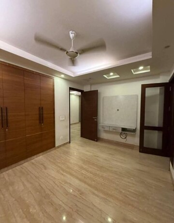 Master Bedroom in 3 BHK Builder Floor at Kalkaji – for Rent