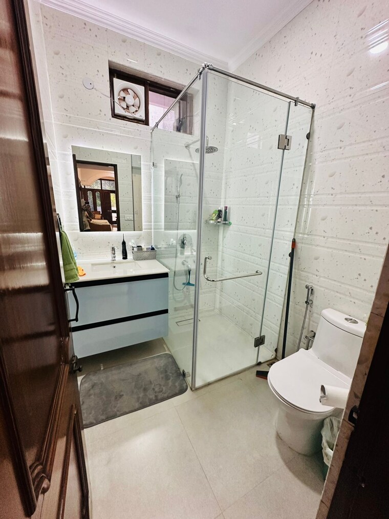 Bathroom, sai-kutir-sector-49 1.5 Bedroom 650 Sq.Ft. Builder Floor In Sector 49 Noida 9582737