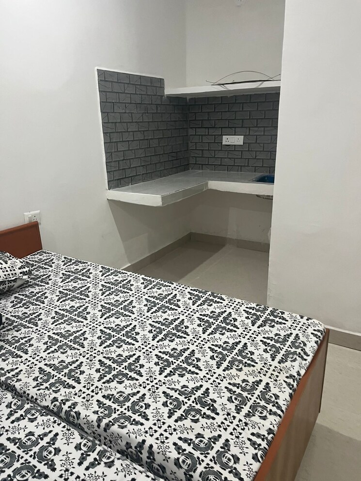 Bedroom, sai-kutir-sector-49 1.5 Bedroom 650 Sq.Ft. Builder Floor In Sector 49 Noida 9582737