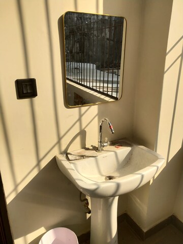 Team Area in 1.5 BHK Builder Floor at RWA Apartments Sector 12, Sector 12 – for Rent