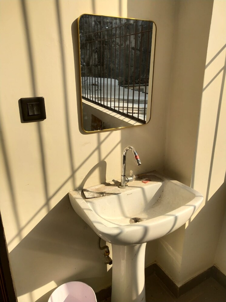 Team Area, rwa-apartments-sector-12 1.5 Bedroom 650 Sq.Ft. Builder Floor In Sector 12 Noida 9582747