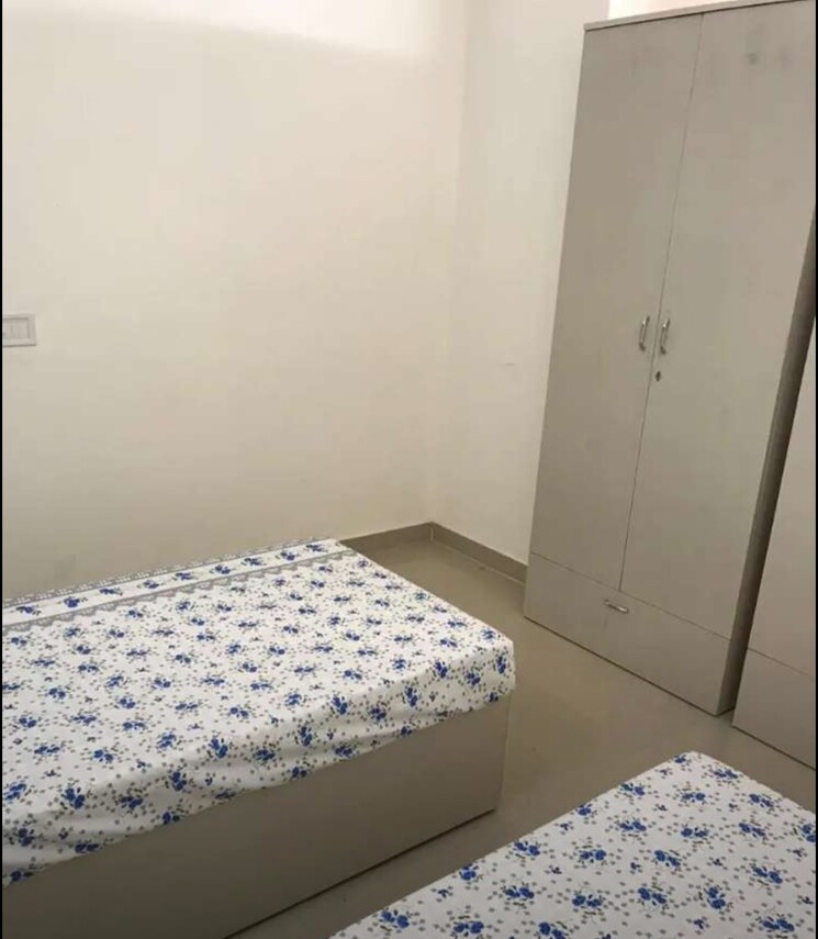 Bedroom, sector 132 Pg For Boys & Girls In Sector 132 9582748
