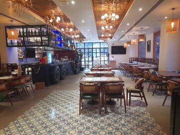 Furnished Amenities in  Shop at Morya Landmark 1, Andheri West – for Rent