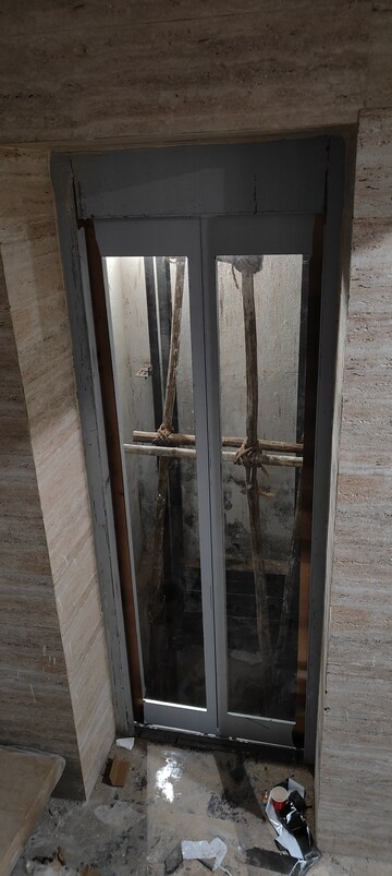 Building Lobby in 1 BHK Builder Floor at Palam Vihar Residents Association, Palam Vihar – for Rent