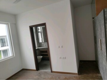 Room in 3 BHK Builder Floor at DLF Gardencity Enclave, Sector 93 – for Sale