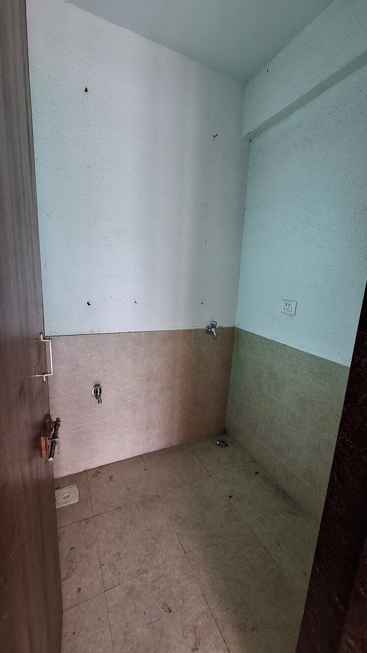 Bathroom, dodke-shobhan 2 Bedroom 1150 Sq.Ft. Apartment In Warje Pune 9582763