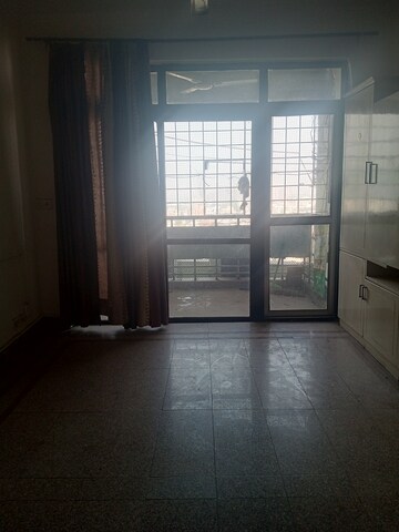 Room in 1 BHK Builder Floor at Ansal Celebrity Suites, Sector 2 – for Rent