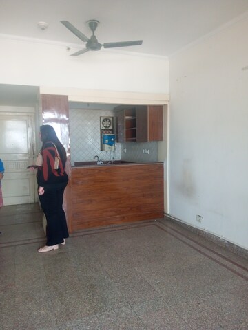 Parking in 1 BHK Builder Floor at Ansal Celebrity Suites, Sector 2 – for Rent