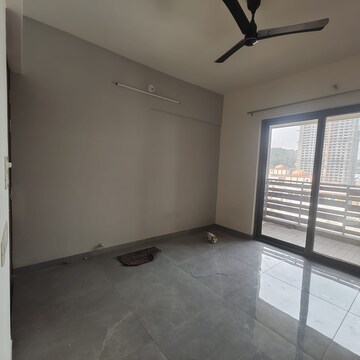 Room in 2 BHK Apartment at Arvind Elan, Kothrud – for Rent