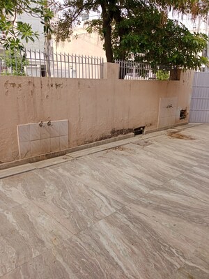 Balcony in 2 BHK Builder Floor at Sector 18 – for Rent