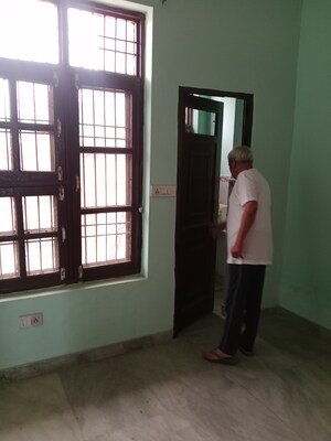 Room in 2 BHK Builder Floor at Sector 18 – for Rent