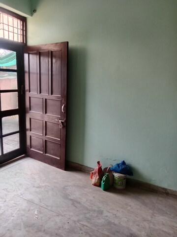 Room in 2 BHK Builder Floor at Sector 18 – for Rent