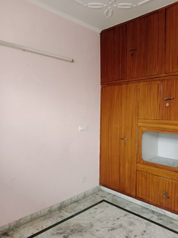 2 BHK Builder Floor For Rent in Sector 18