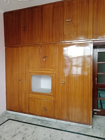 Furnished Amenities in 2 BHK Builder Floor at Sector 18 – for Rent