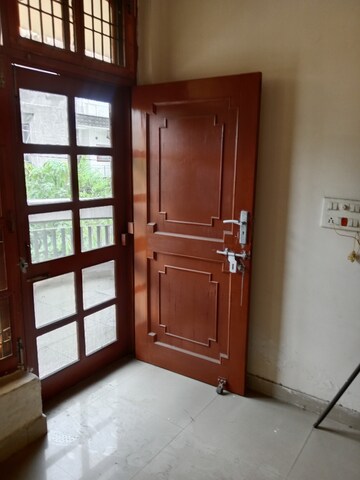 Room in 3 BHK Builder Floor at Sector 18 – for Rent
