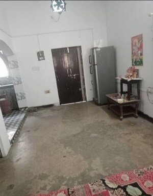 Living Room in 1 BHK Independent House at Aliganj – for Rent