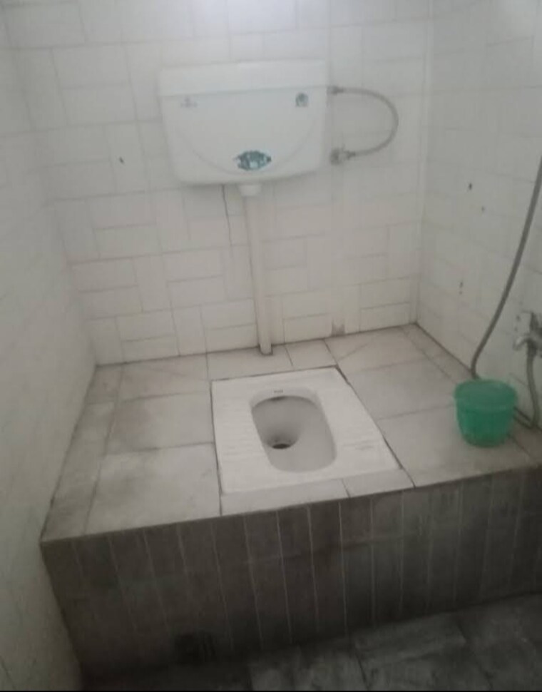 Bathroom, aliganj 1 Bedroom 452 Sq.Ft. Independent House In Aliganj Lucknow 9582776