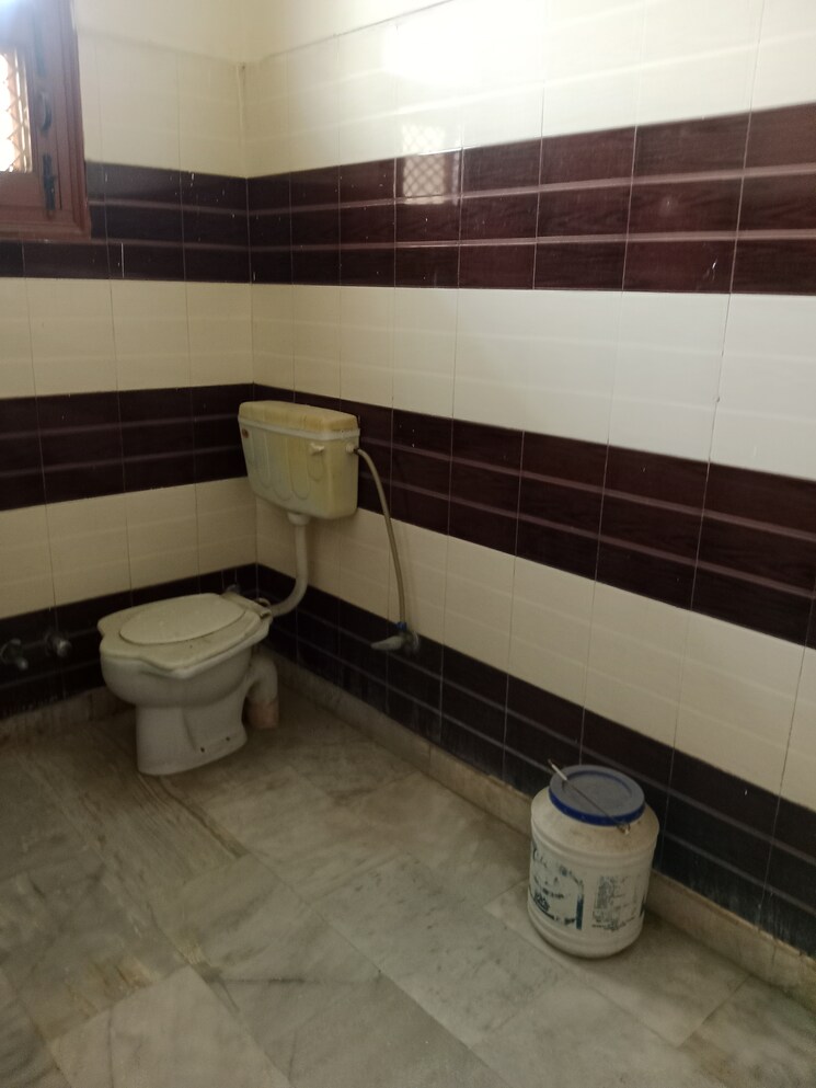 Attached Bathroom, sector 18 3 Bedroom 1986 Sq.Ft. Builder Floor In Sector 18 Panipat 9582773