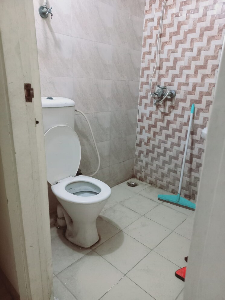 Bathroom, gaur-city-2-16th-avenue 2 Bedroom 615 Sq.Ft. Apartment In Sector 16c Greater Noida Greater Noida 9582777