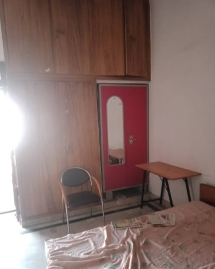 1 BHK + Study Room Villa For Rent in Aliganj