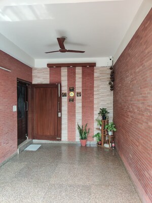Room in 6 BHK Independent House at RWA Apartments Sector 39, Sector 39 – for Sale
