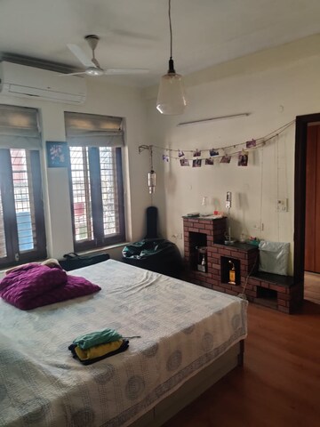 Bedroom in 6 BHK Independent House at RWA Apartments Sector 39, Sector 39 – for Sale