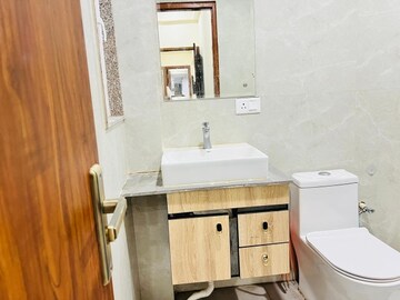 Attached Bathroom in 3.5 BHK Builder Floor at Sector 25 – for Rent