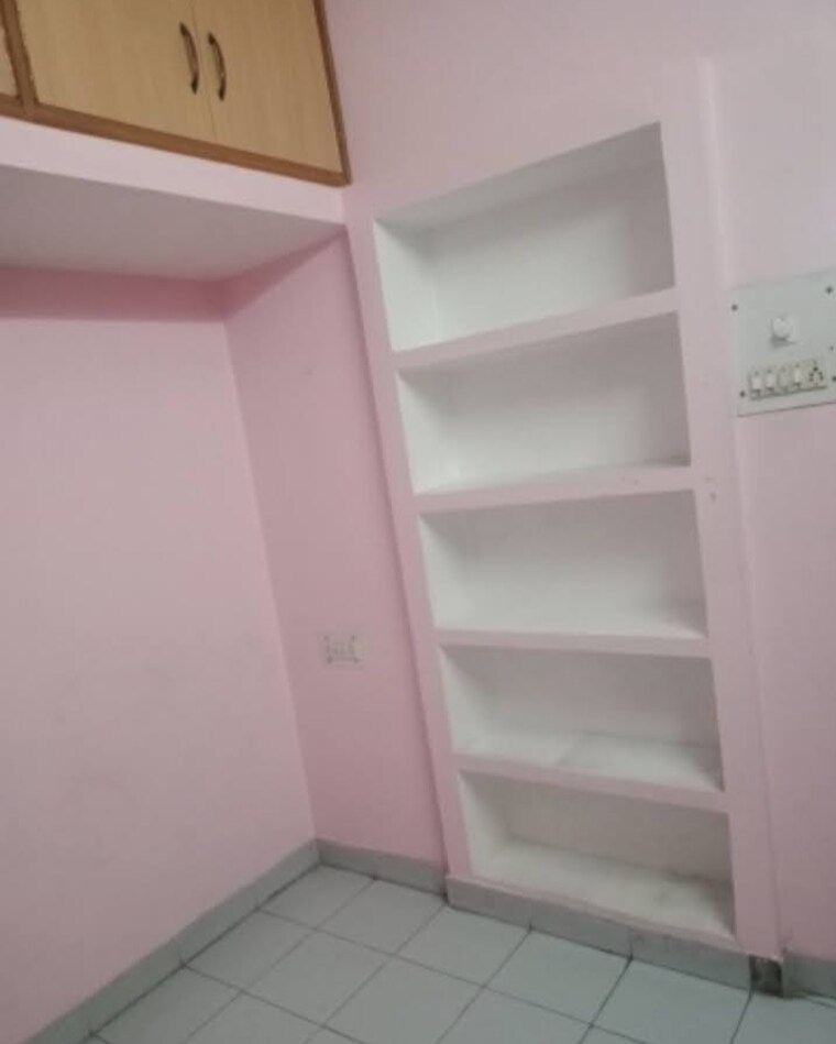 Room, aliganj 1 Bedroom 440 Sq.Ft. Villa In Aliganj Lucknow 9582787