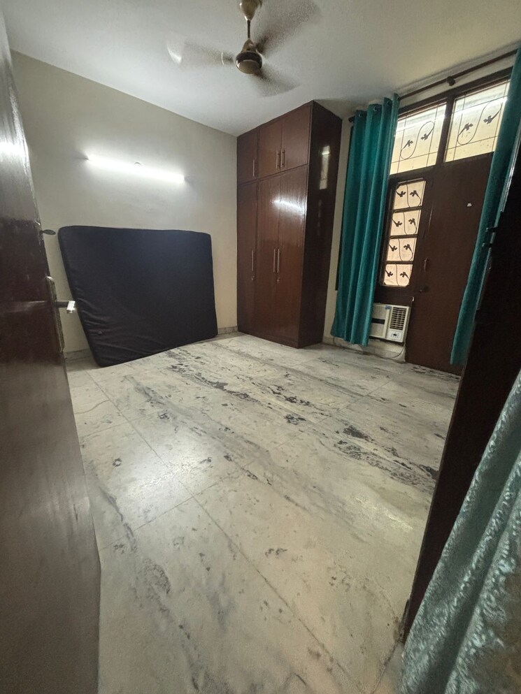 Bedroom, sainik farm 3 Bedroom 1980 Sq.Ft. Independent House In Sainik Farm Delhi 9582802