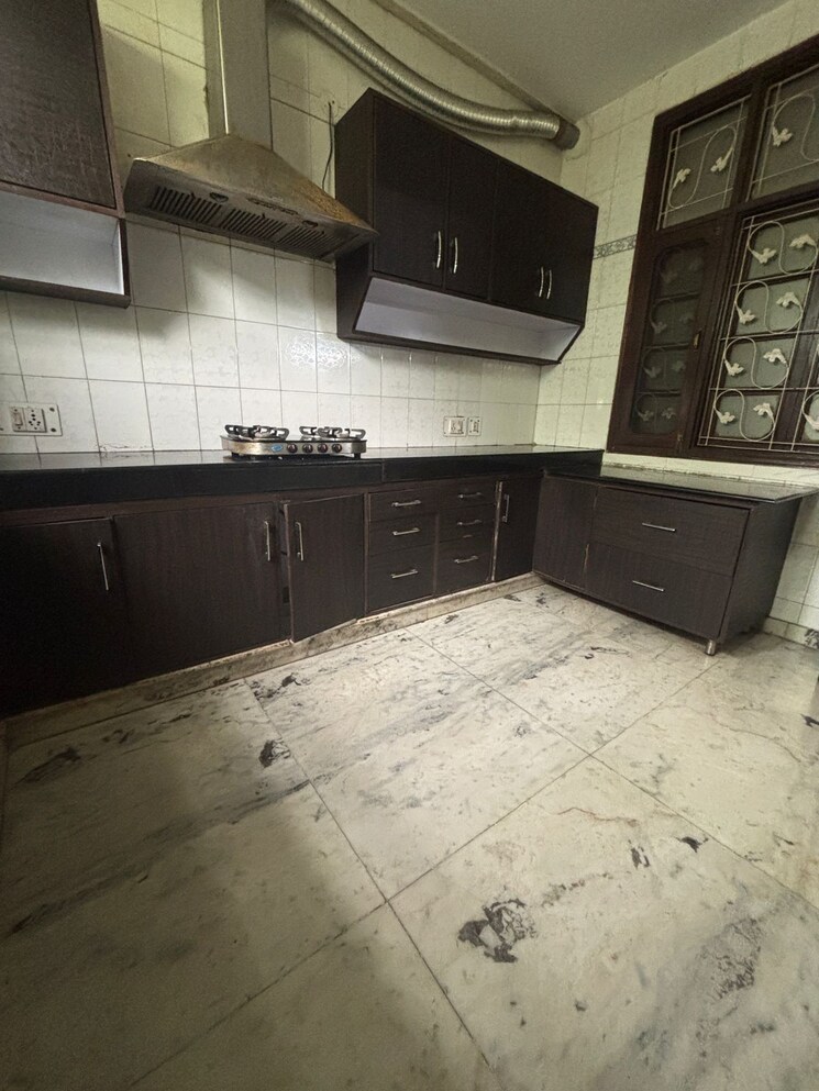 Kitchen, sainik farm 3 Bedroom 1980 Sq.Ft. Independent House In Sainik Farm Delhi 9582802