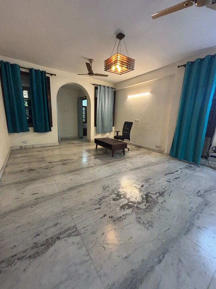 Living Room, sainik farm 3 Bedroom 1980 Sq.Ft. Independent House In Sainik Farm Delhi 9582802