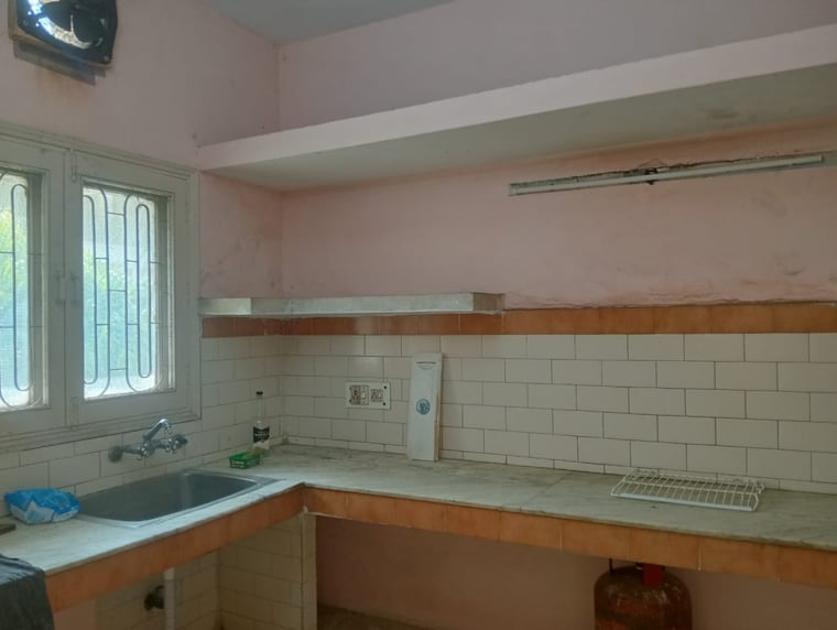 Kitchen, sainik farm 1 Bedroom 450 Sq.Ft. Builder Floor In Sainik Farm Delhi 9582821