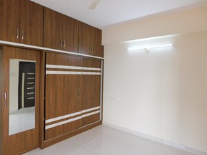 Room in 3 BHK Builder Floor at Kondapur – for Rent