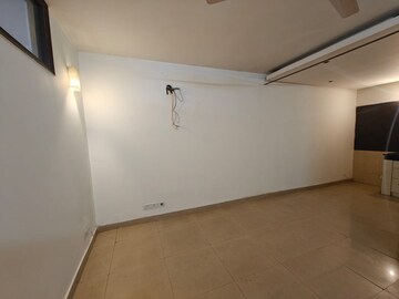 Room in 3 BHK Builder Floor at Greater Kailash ii – for Rent
