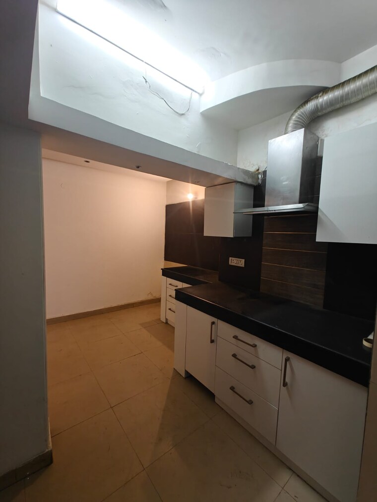 Kitchen, greater kailash ii 3 Bedroom 200 Sq.Yd. Builder Floor In Greater Kailash ii Delhi 9582840